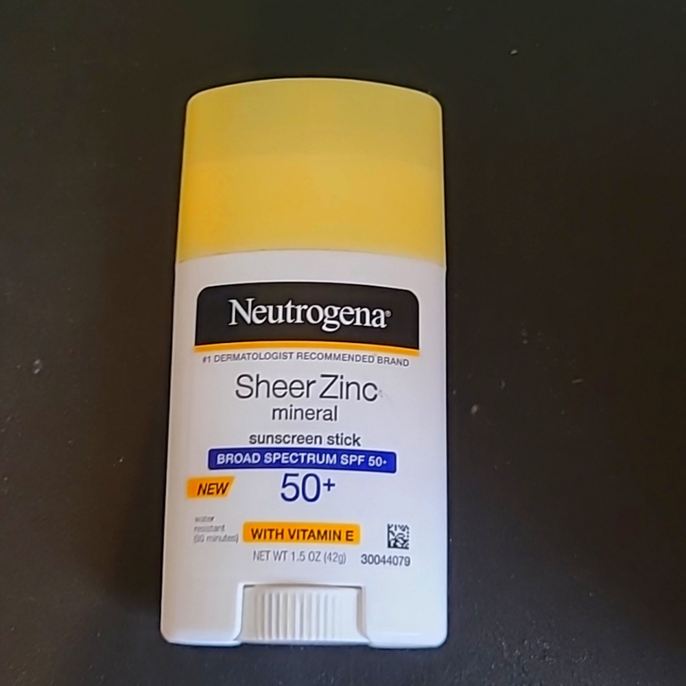 Neutrogena Sheer Zinc Sunscreen Stick SPF 50+ Vitamin E 1.5 oz